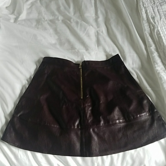 High wasted mini skirt - Picture 2 of 3